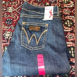 Wrangler “Mae”